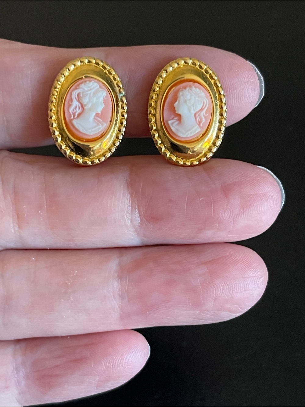 Vintage Gold-Tone Orange Cameo clip on Earrings.